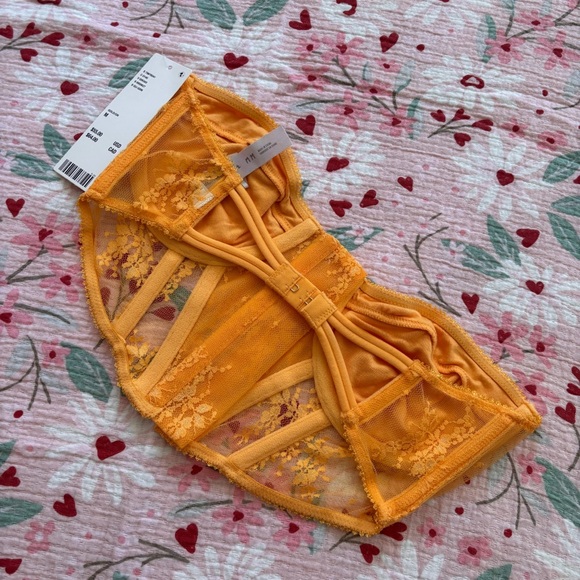 uo lace corset - Picture 3 of 9